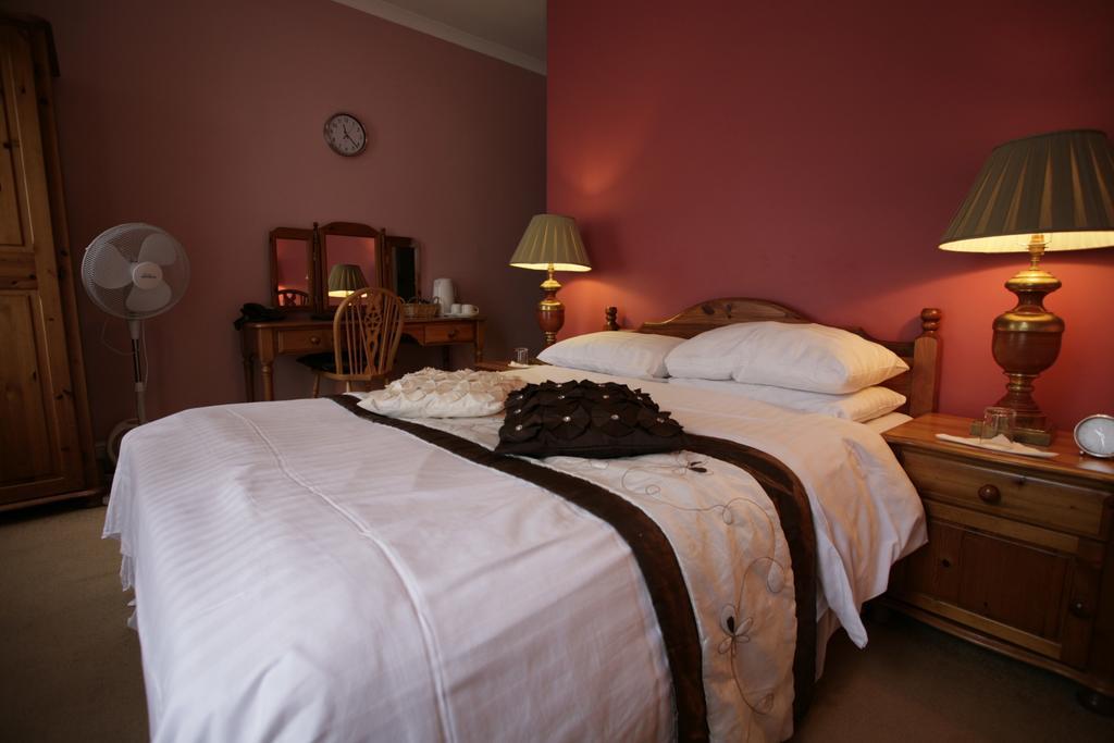 The Imperial Hotel Stroud  Exterior photo